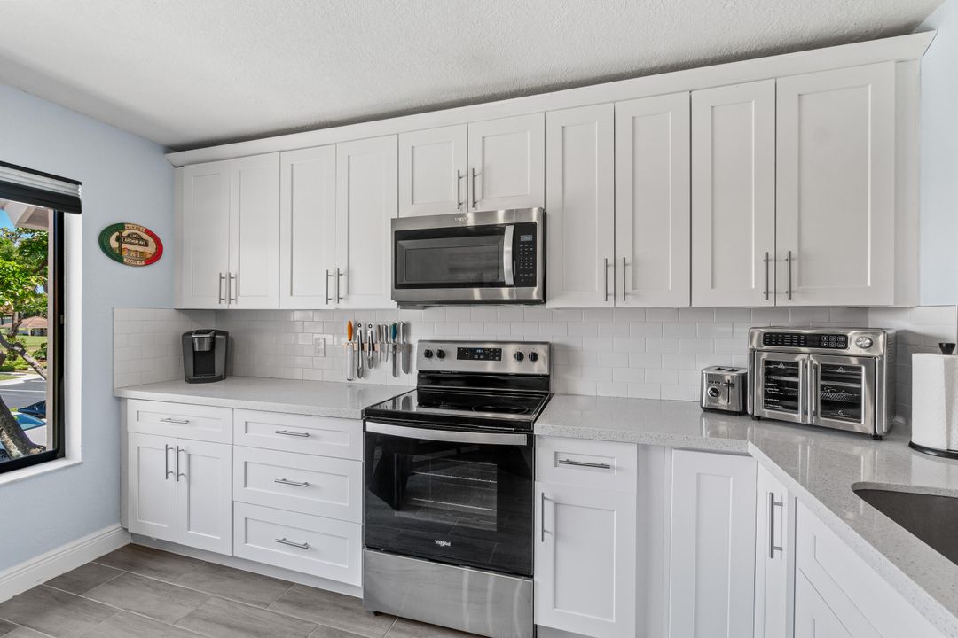 待售: $300,000 (2 贝兹, 2 浴室, 1380 平方英尺)