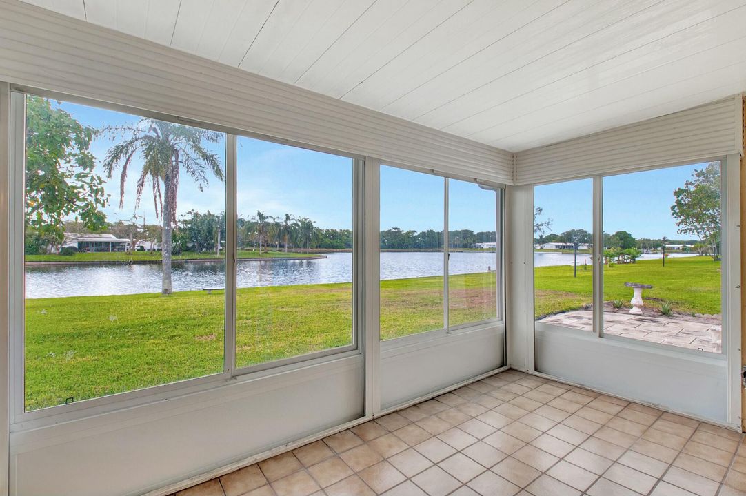 For Sale: $450,000 (2 beds, 2 baths, 1428 Square Feet)