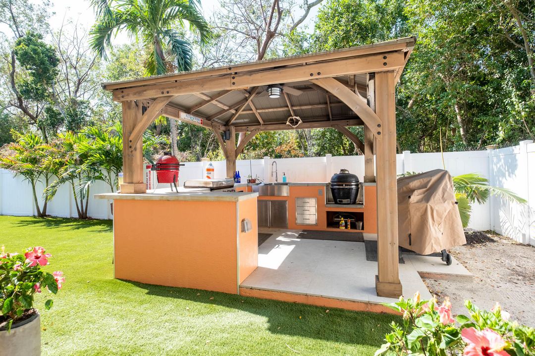 For Sale: $799,000 (4 beds, 2 baths, 1512 Square Feet)