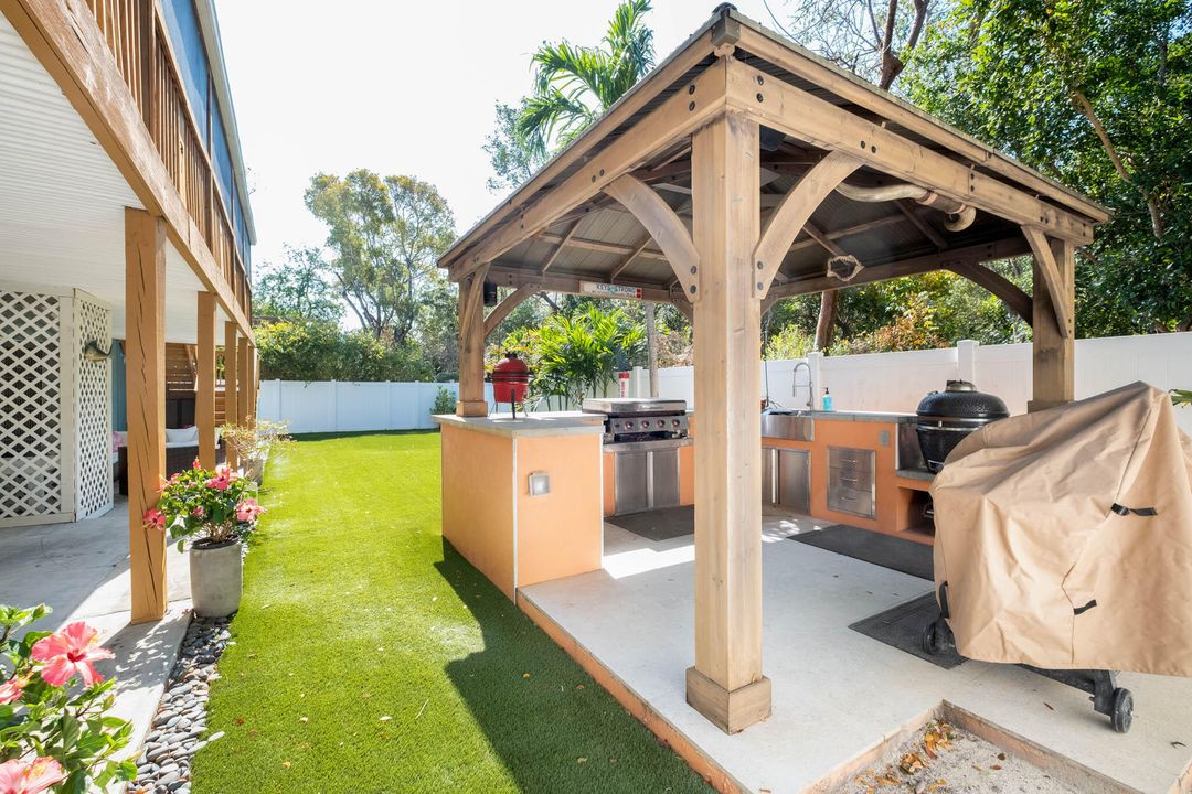 For Sale: $799,000 (4 beds, 2 baths, 1512 Square Feet)