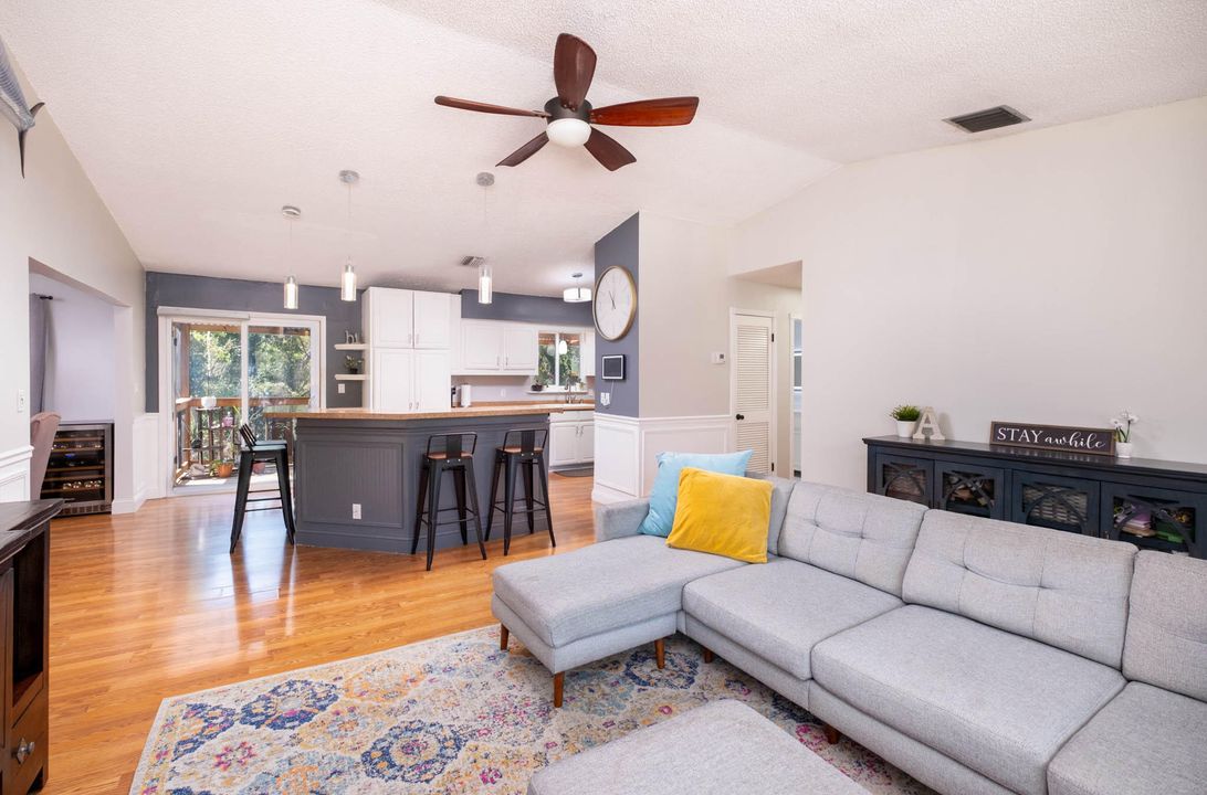 For Sale: $799,000 (4 beds, 2 baths, 1512 Square Feet)