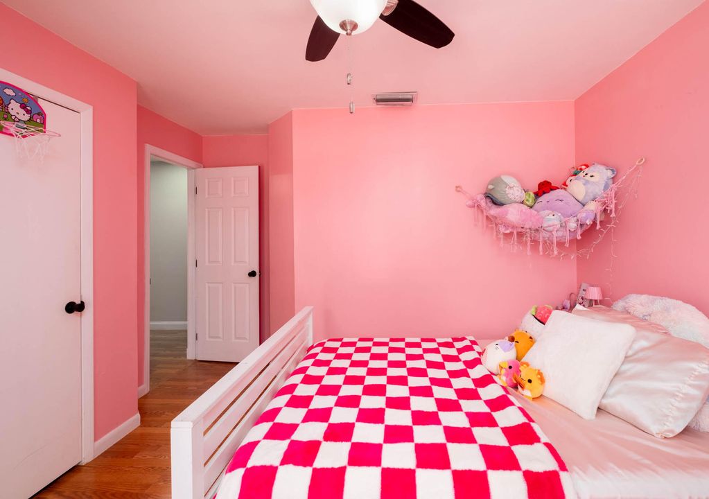 For Sale: $799,000 (4 beds, 2 baths, 1512 Square Feet)