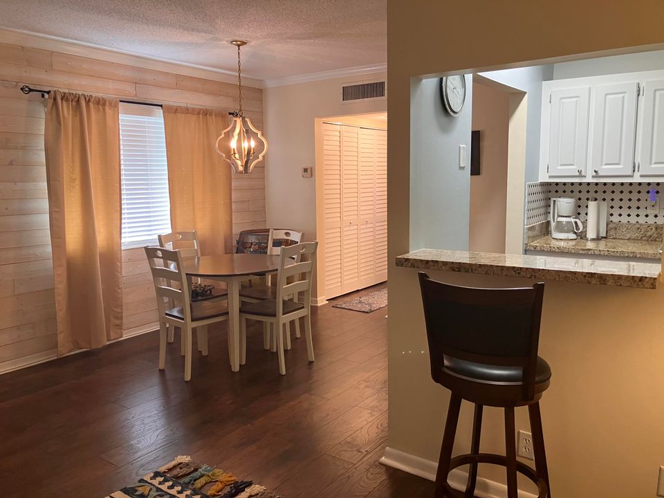 For Sale: $69,000 (1 beds, 1 baths, 684 Square Feet)