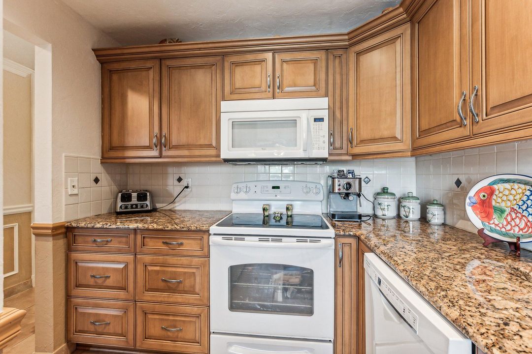 最近售出: $168,900 (2 贝兹, 2 浴室, 1167 平方英尺)