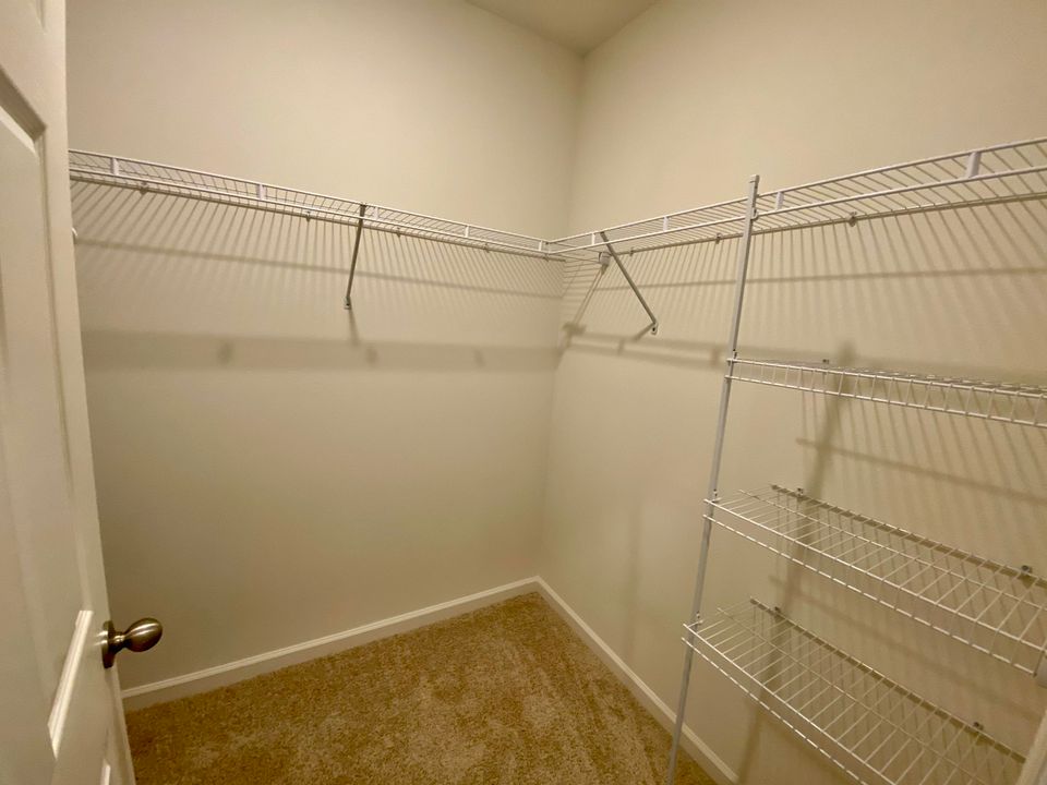 Active With Contract: $2,450 (3 beds, 2 baths, 1672 Square Feet)