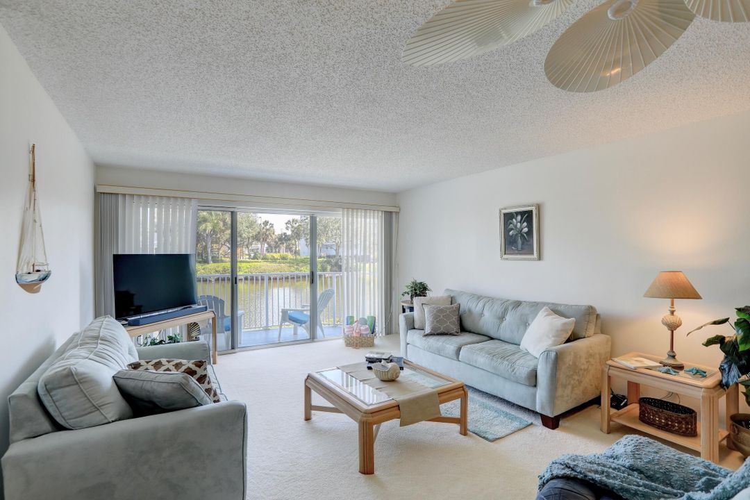 На продажу: $315,000 (2 спален, 2 ванн, 1285 Квадратных фут)