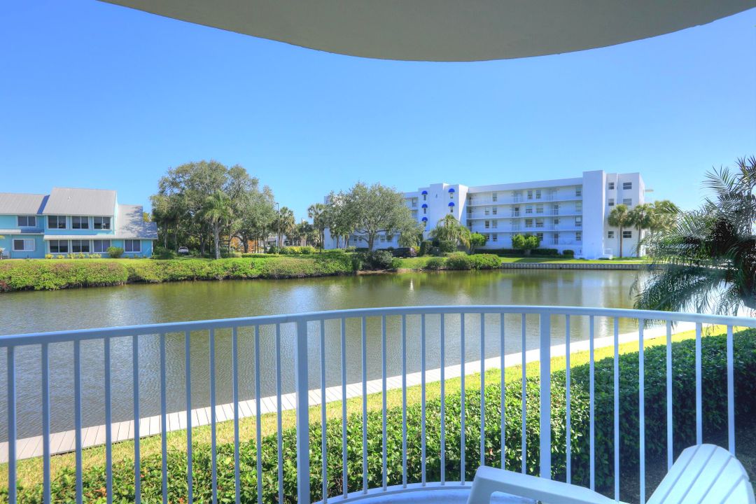 На продажу: $315,000 (2 спален, 2 ванн, 1285 Квадратных фут)