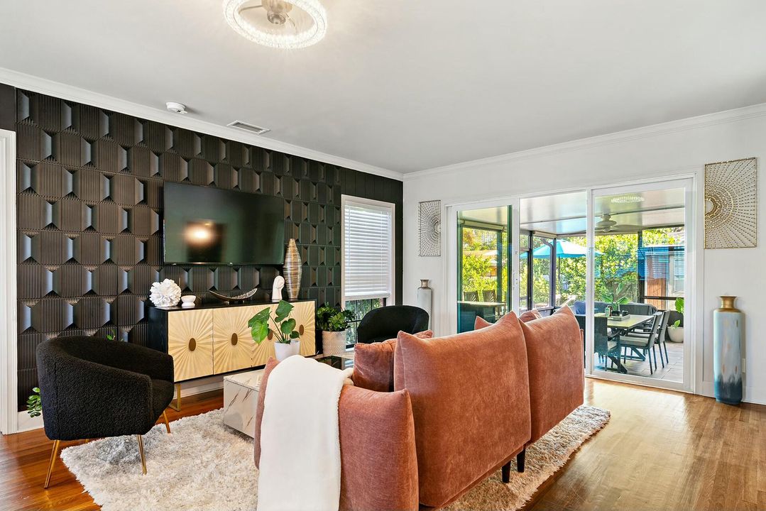 Recientemente alquilado: $11,500 (3 camas, 3 baños, 1777 Pies cuadrados)