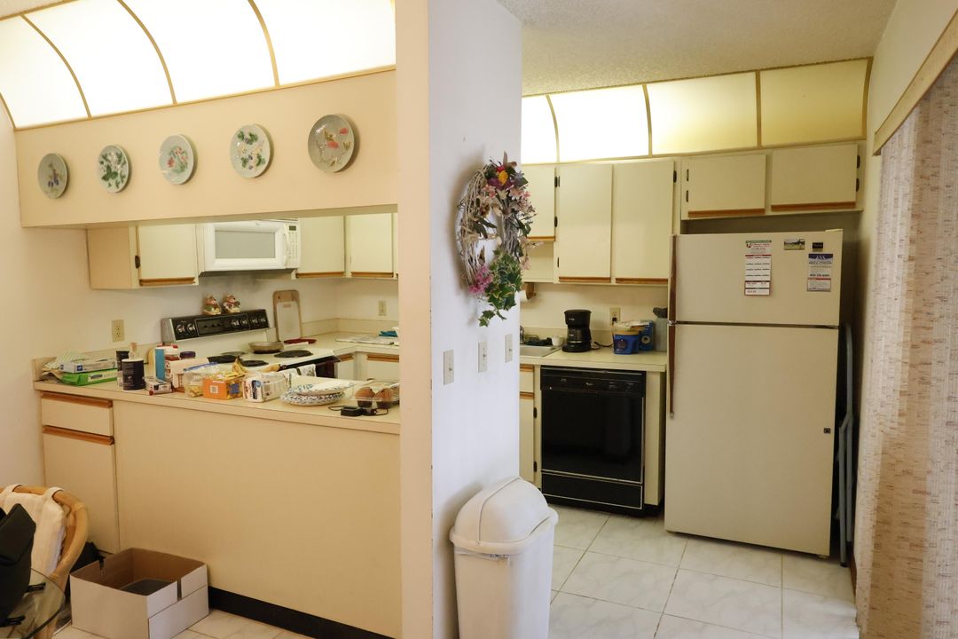 For Sale: $249,000 (2 beds, 2 baths, 1328 Square Feet)