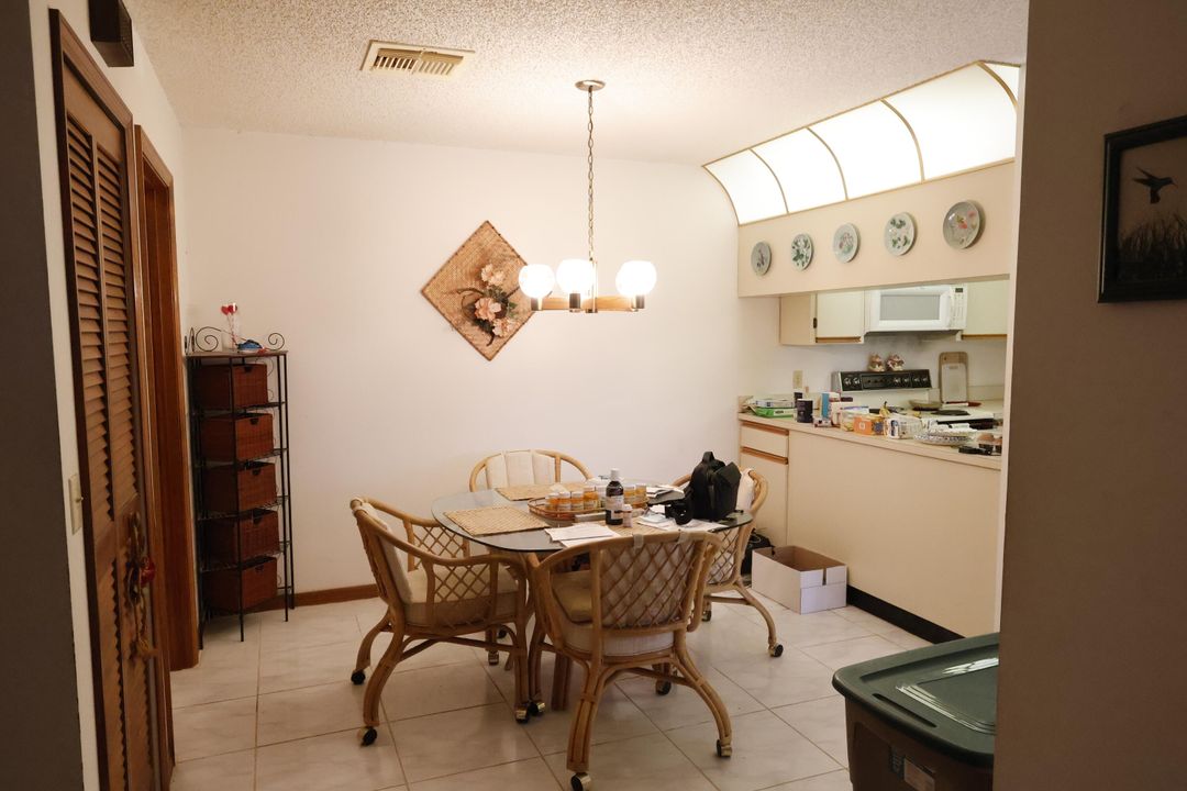 For Sale: $249,000 (2 beds, 2 baths, 1328 Square Feet)