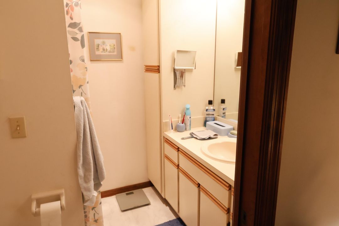 For Sale: $249,000 (2 beds, 2 baths, 1328 Square Feet)