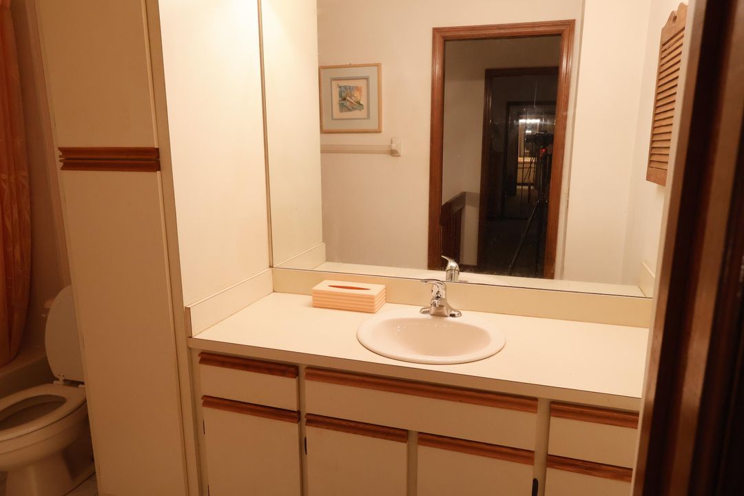 For Sale: $249,000 (2 beds, 2 baths, 1328 Square Feet)