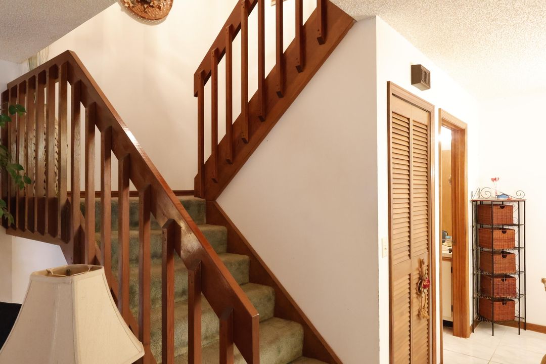 For Sale: $249,000 (2 beds, 2 baths, 1328 Square Feet)