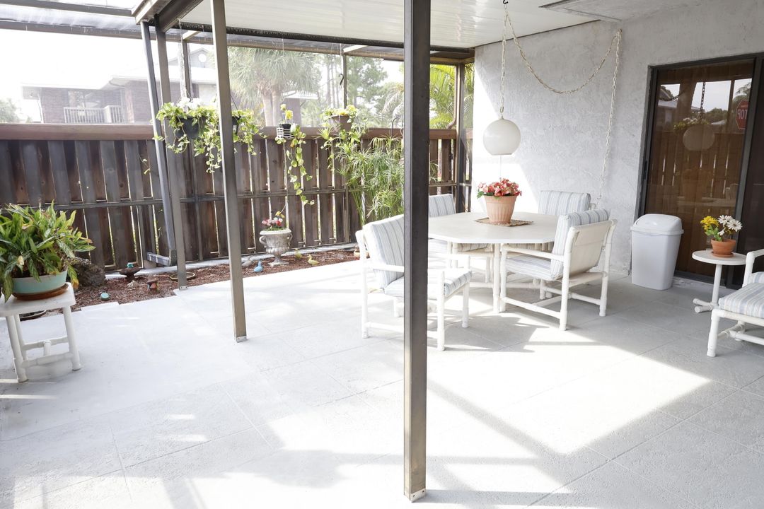 For Sale: $249,000 (2 beds, 2 baths, 1328 Square Feet)