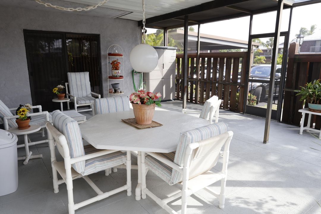 For Sale: $249,000 (2 beds, 2 baths, 1328 Square Feet)