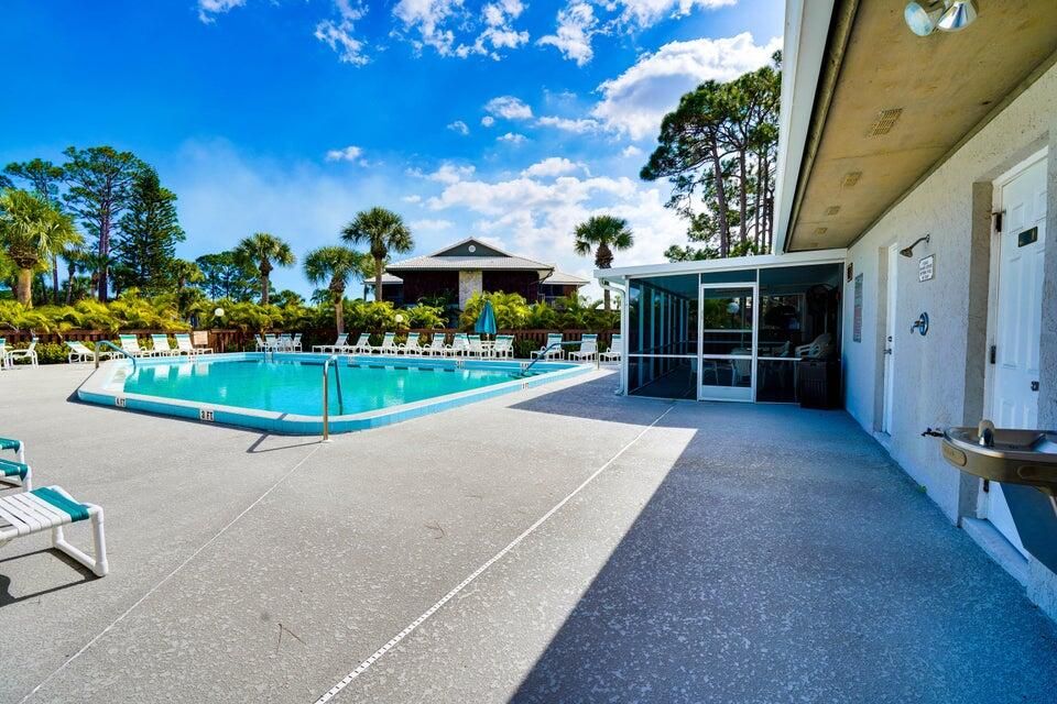 For Sale: $249,000 (2 beds, 2 baths, 1328 Square Feet)