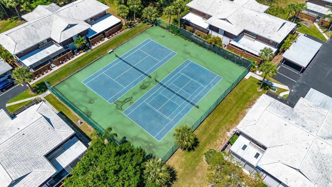 For Sale: $249,000 (2 beds, 2 baths, 1328 Square Feet)