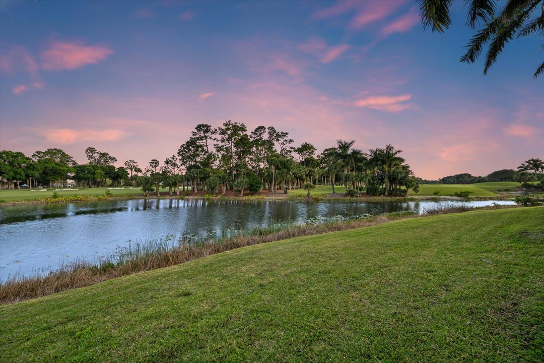 For Sale: $3,190,000 (4 beds, 4 baths, 5612 Square Feet)