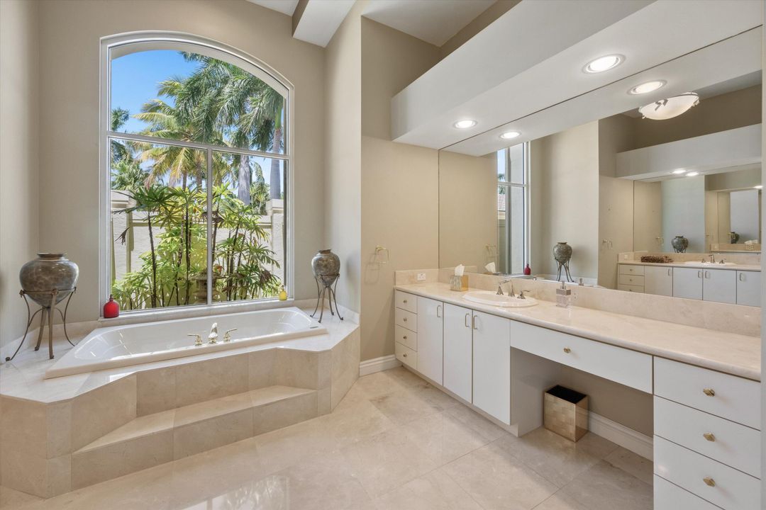 For Sale: $3,190,000 (4 beds, 4 baths, 5612 Square Feet)