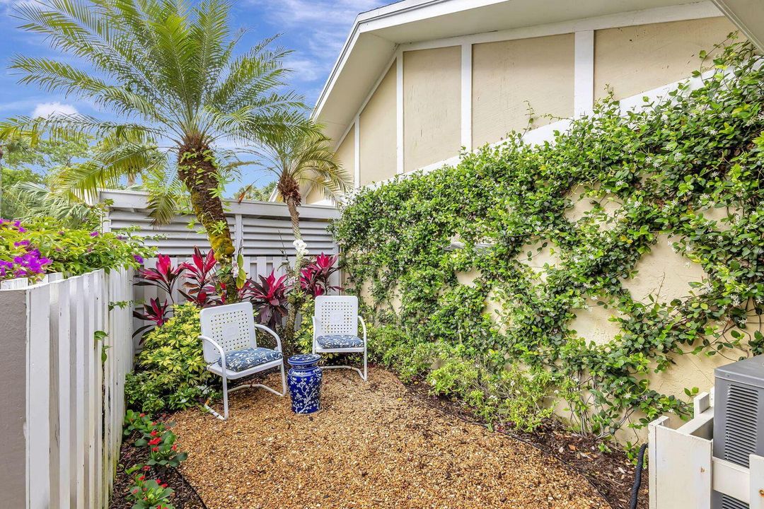 Active With Contract: $7,500 (2 beds, 2 baths, 1392 Square Feet)