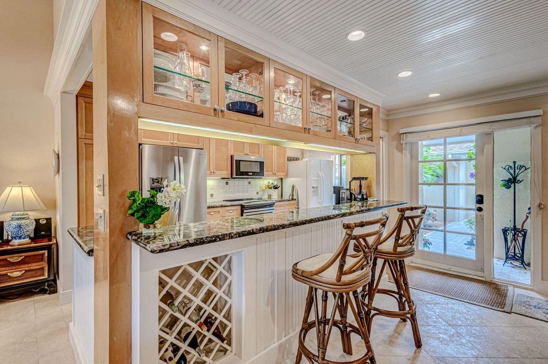 Active With Contract: $7,500 (2 beds, 2 baths, 1392 Square Feet)