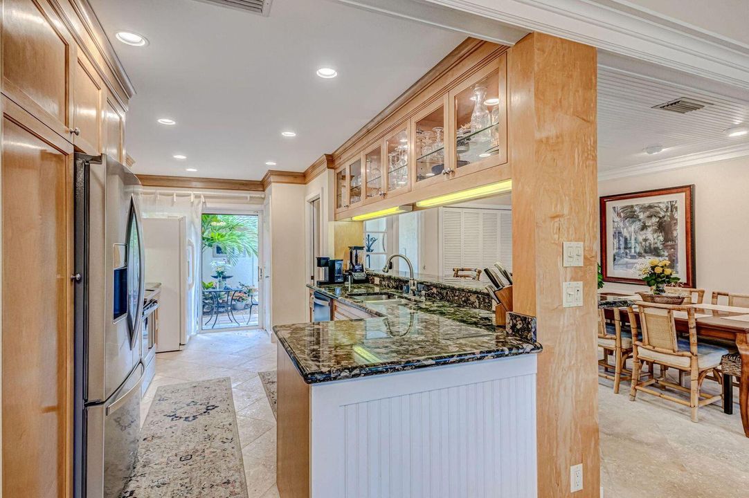 Active With Contract: $7,500 (2 beds, 2 baths, 1392 Square Feet)