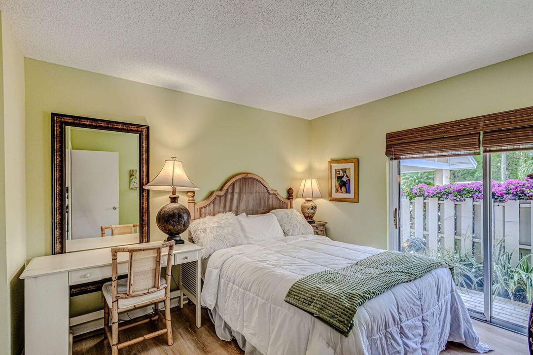 Active With Contract: $7,500 (2 beds, 2 baths, 1392 Square Feet)