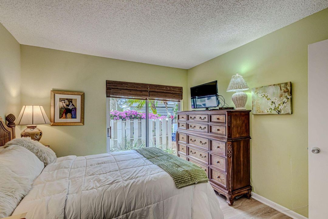 Active With Contract: $7,500 (2 beds, 2 baths, 1392 Square Feet)