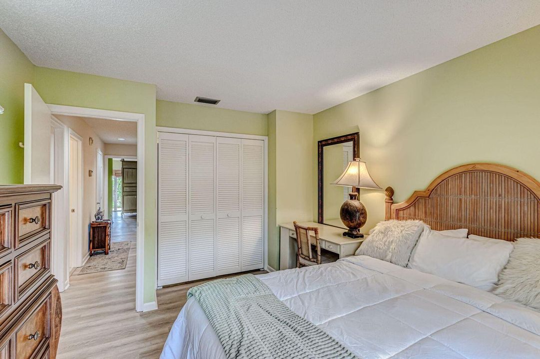 Active With Contract: $7,500 (2 beds, 2 baths, 1392 Square Feet)