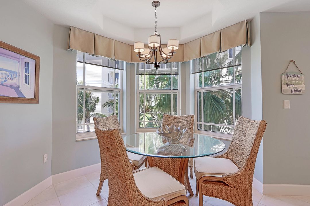 Activo con contrato: $13,000 (3 camas, 3 baños, 2457 Pies cuadrados)