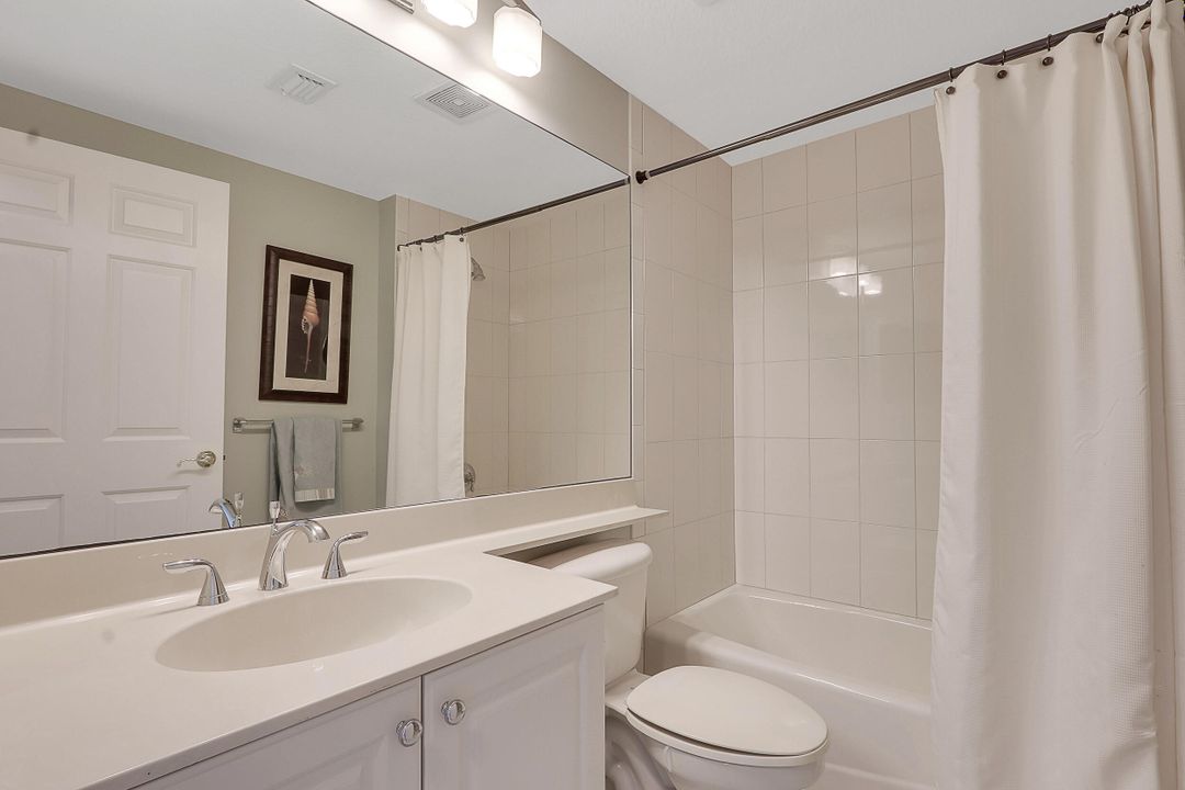 Activo con contrato: $13,000 (3 camas, 3 baños, 2457 Pies cuadrados)