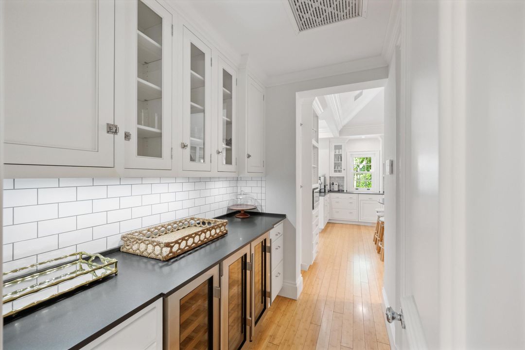 For Rent: $62,500 (4 beds, 4 baths, 3389 Square Feet)