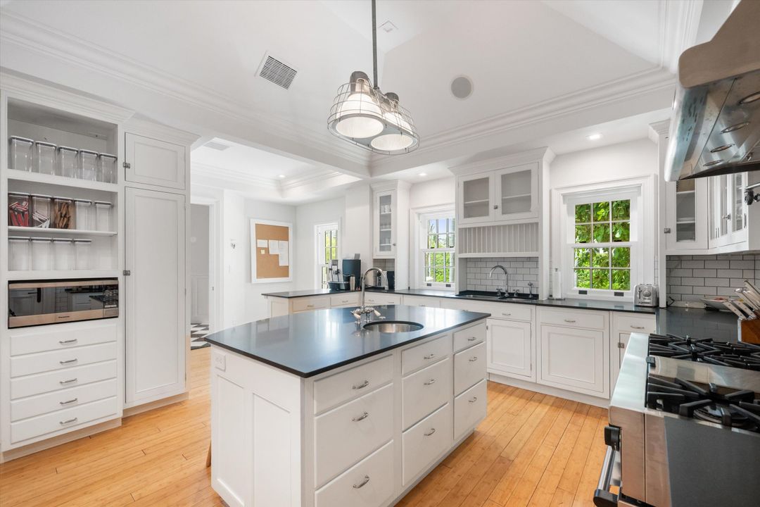 For Rent: $62,500 (4 beds, 4 baths, 3389 Square Feet)