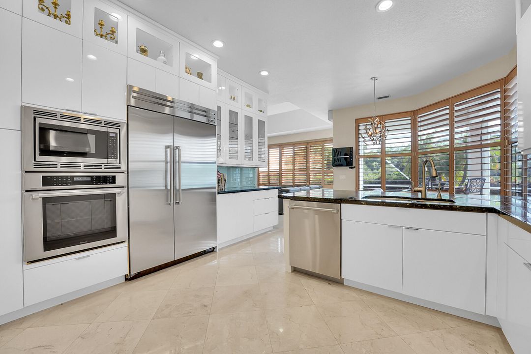 На продажу: $1,369,000 (4 спален, 3 ванн, 2391 Квадратных фут)