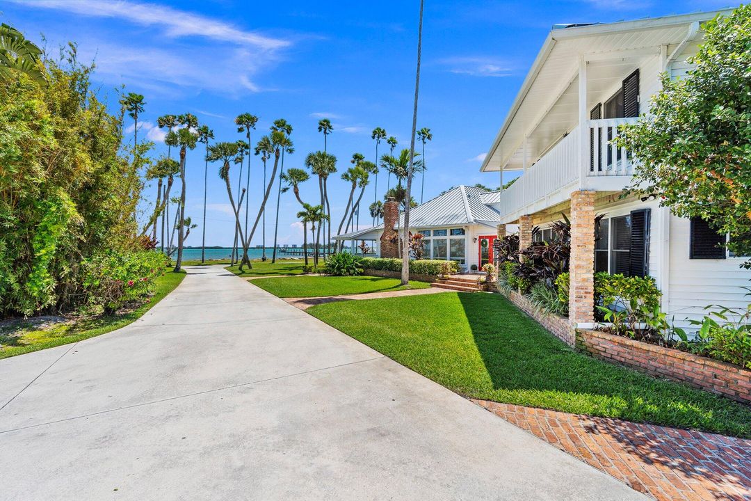 En Venta: $2,397,500 (5 camas, 2 baños, 3129 Pies cuadrados)