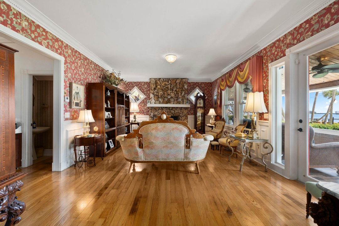 En Venta: $2,397,500 (5 camas, 2 baños, 3129 Pies cuadrados)