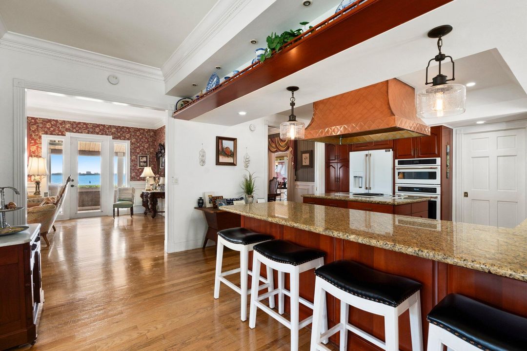 En Venta: $2,397,500 (5 camas, 2 baños, 3129 Pies cuadrados)