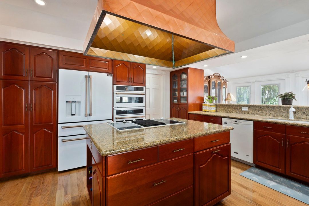 En Venta: $2,397,500 (5 camas, 2 baños, 3129 Pies cuadrados)