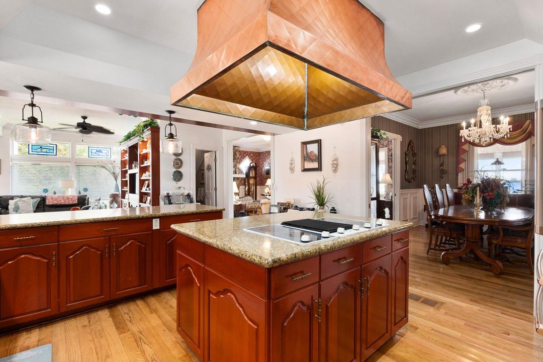 En Venta: $2,397,500 (5 camas, 2 baños, 3129 Pies cuadrados)