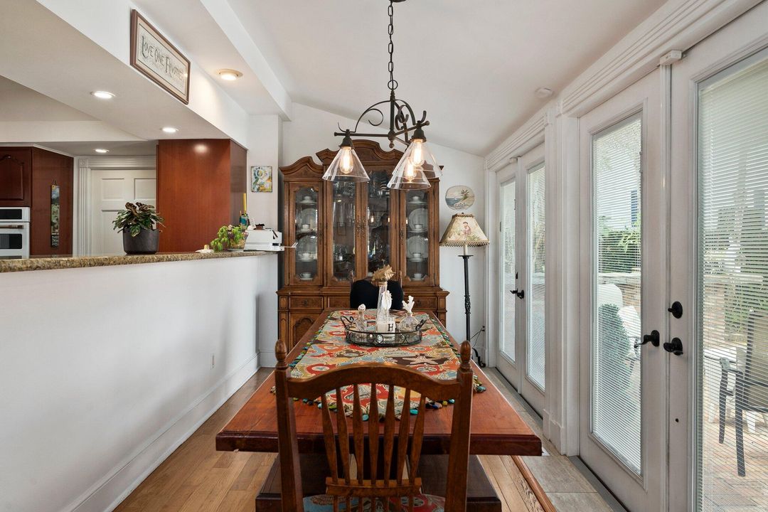 En Venta: $2,397,500 (5 camas, 2 baños, 3129 Pies cuadrados)