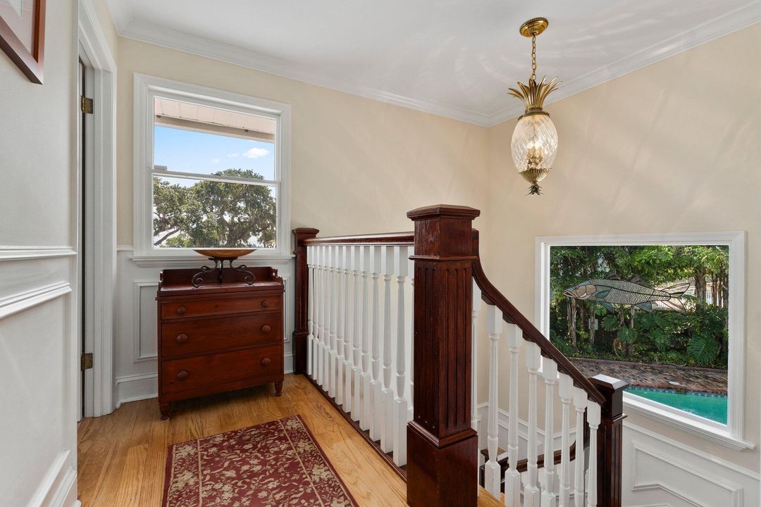 En Venta: $2,397,500 (5 camas, 2 baños, 3129 Pies cuadrados)