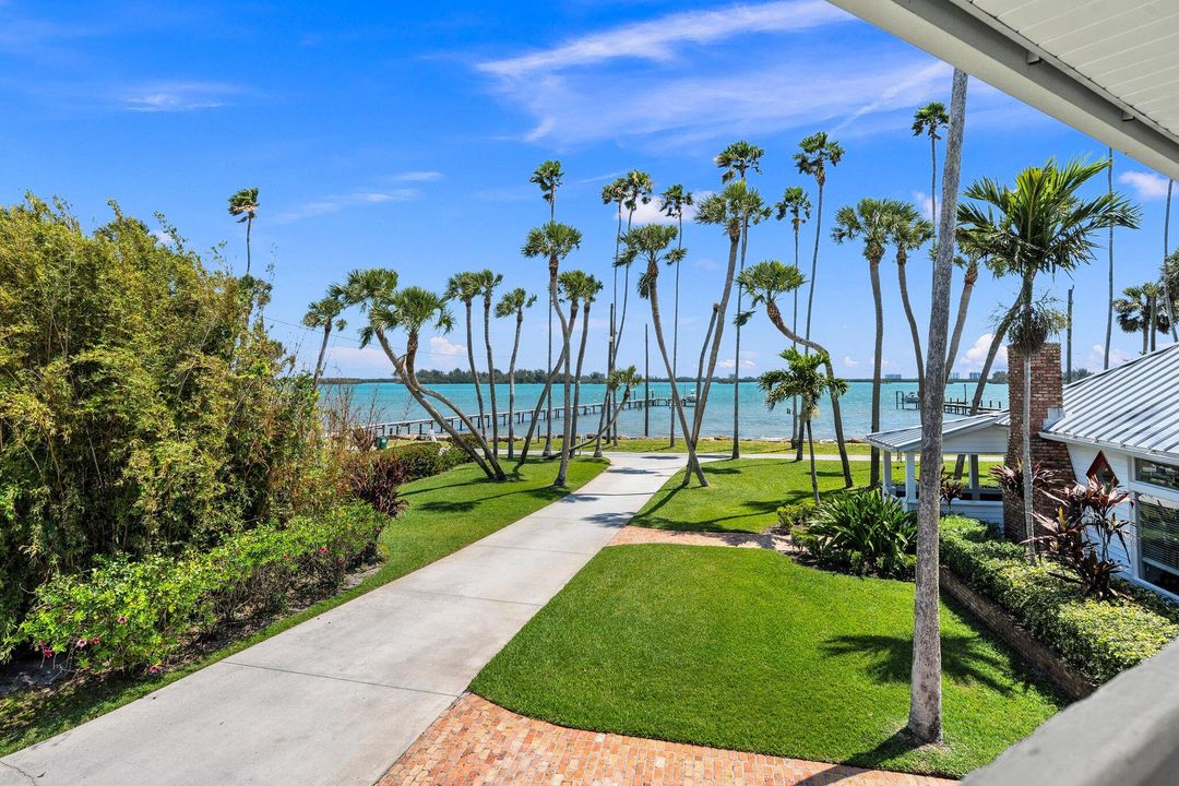 En Venta: $2,397,500 (5 camas, 2 baños, 3129 Pies cuadrados)