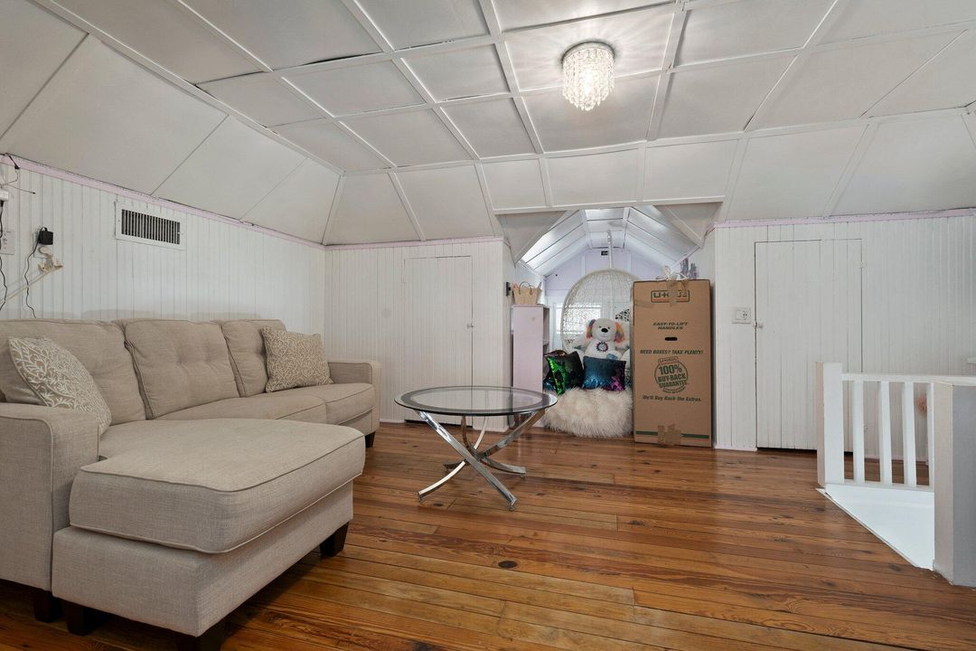 En Venta: $2,397,500 (5 camas, 2 baños, 3129 Pies cuadrados)