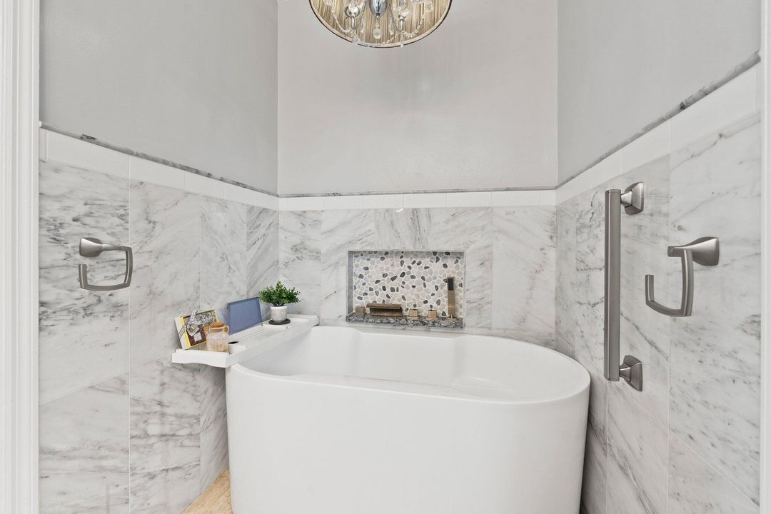 En Venta: $2,397,500 (5 camas, 2 baños, 3129 Pies cuadrados)