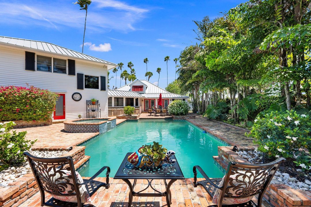 En Venta: $2,397,500 (5 camas, 2 baños, 3129 Pies cuadrados)