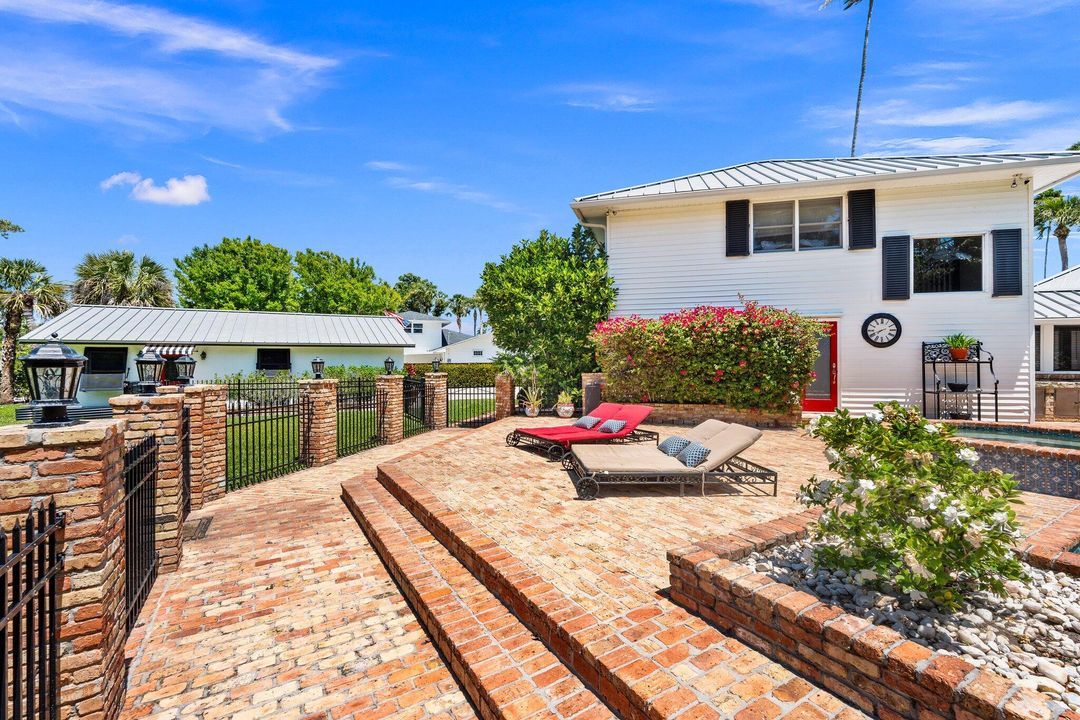 En Venta: $2,397,500 (5 camas, 2 baños, 3129 Pies cuadrados)