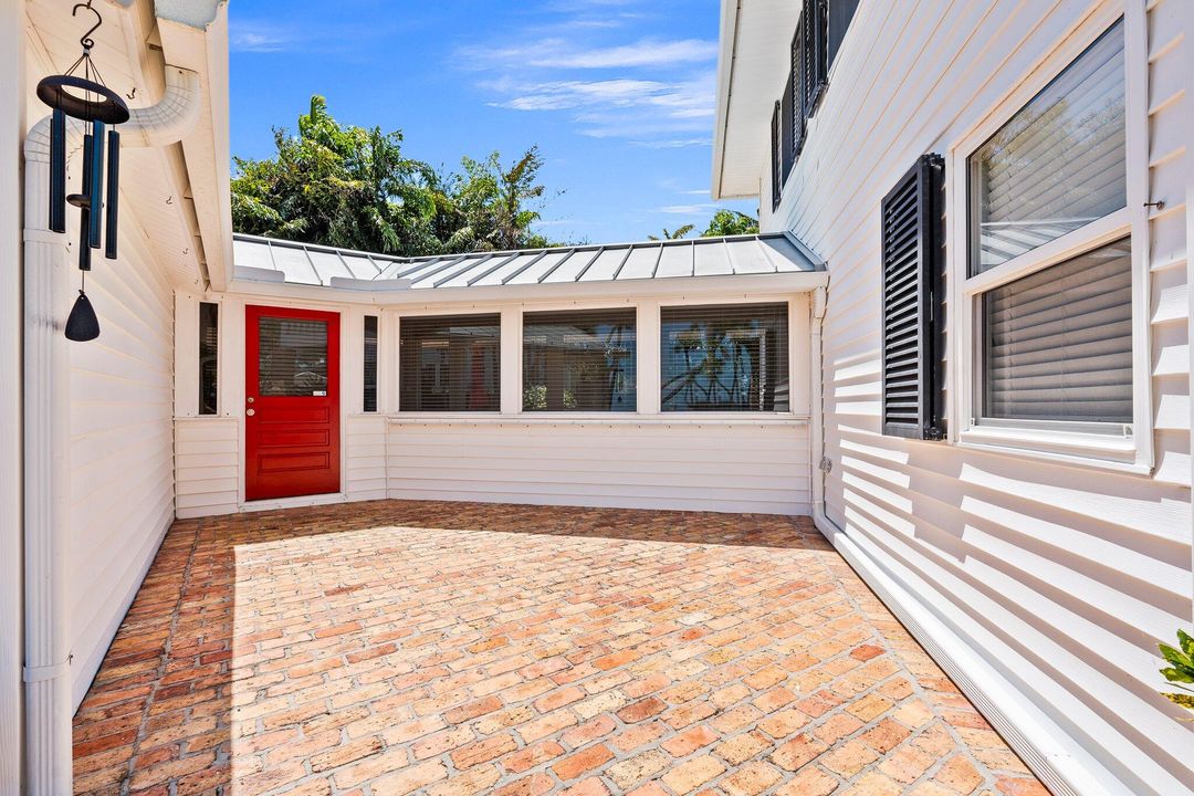 En Venta: $2,397,500 (5 camas, 2 baños, 3129 Pies cuadrados)