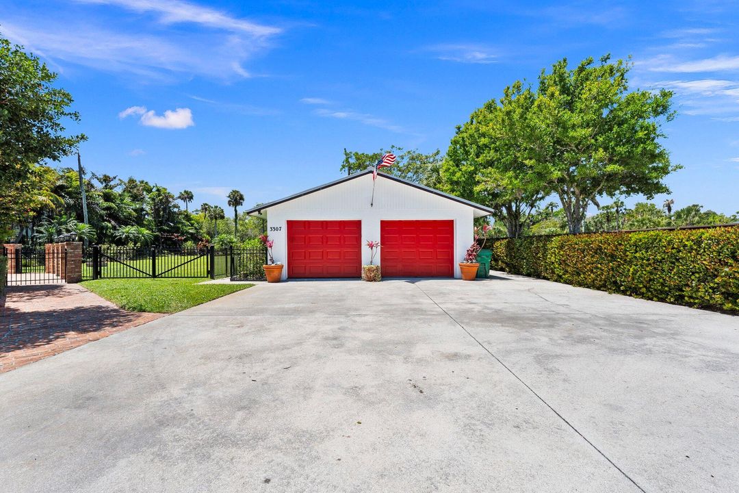 En Venta: $2,397,500 (5 camas, 2 baños, 3129 Pies cuadrados)