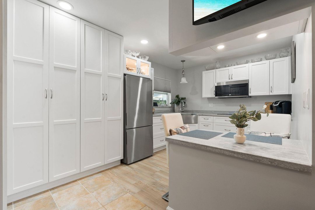 En Venta: $2,397,500 (5 camas, 2 baños, 3129 Pies cuadrados)