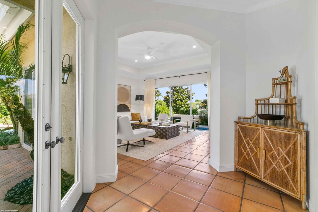 Active With Contract: $20,000 (3 beds, 3 baths, 1754 Square Feet)